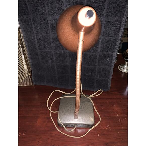 Leviton Steel Desk Lamp - Articulating Head Retro Style ReadingLight VTG Works - Picture 10 of 12